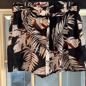 SHEIN Black and Brown Leaf Print High Waist Shorts